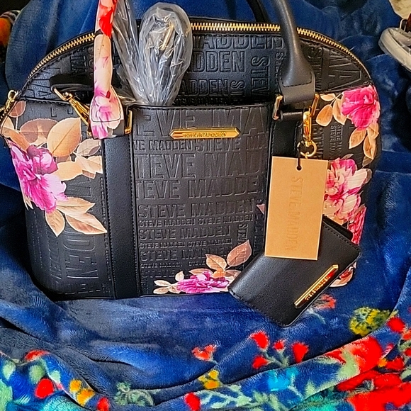 Steve Madden BLK Floral Brelli DR124790 Cross body-Handbag NWT! - Picture 1 of 16